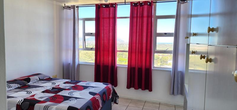 2 Bedroom Property for Sale in Goodwood Central Western Cape